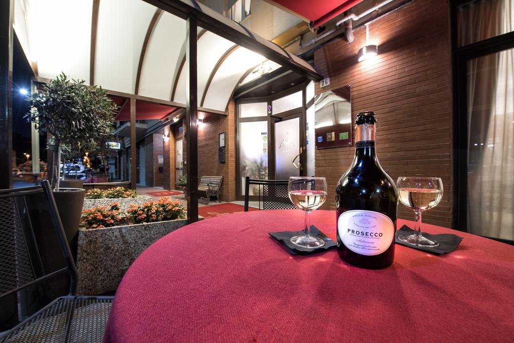 Hotel Marisa Albenga Zewnętrze zdjęcie