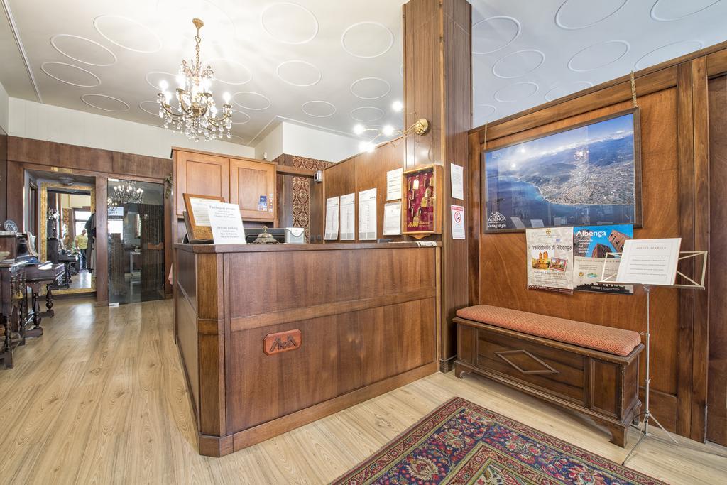 Hotel Marisa Albenga Zewnętrze zdjęcie