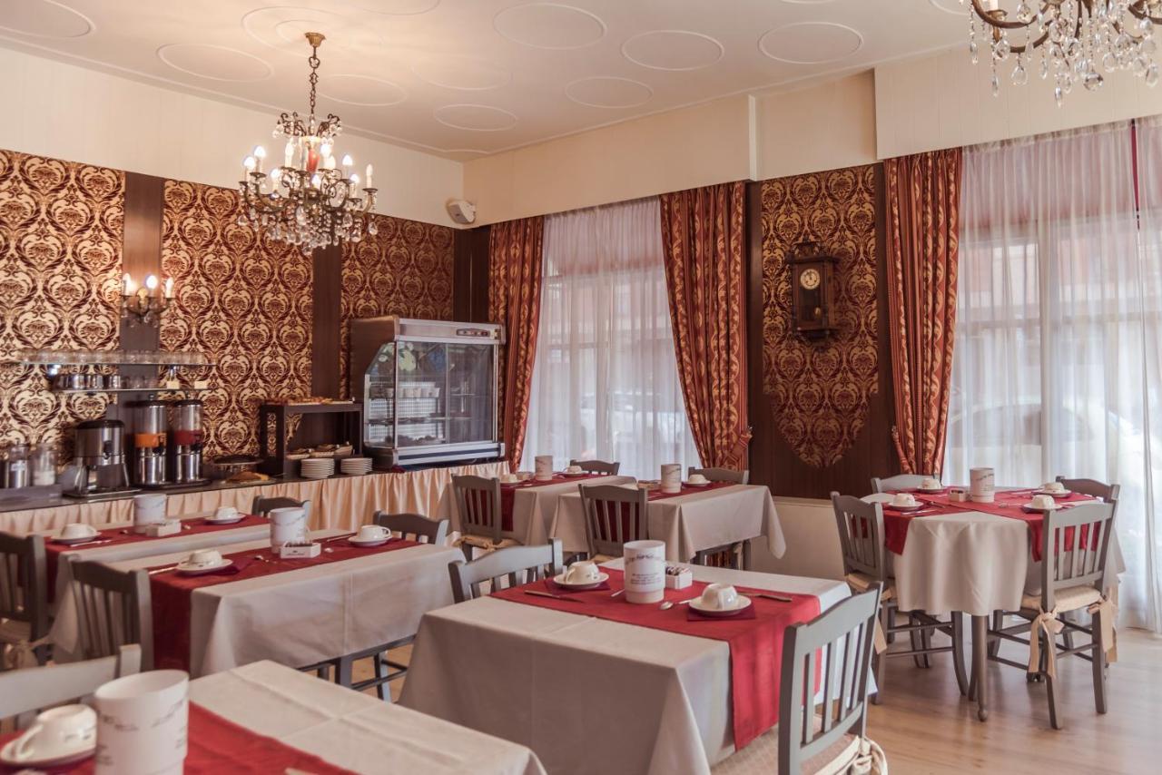 Hotel Marisa Albenga Zewnętrze zdjęcie