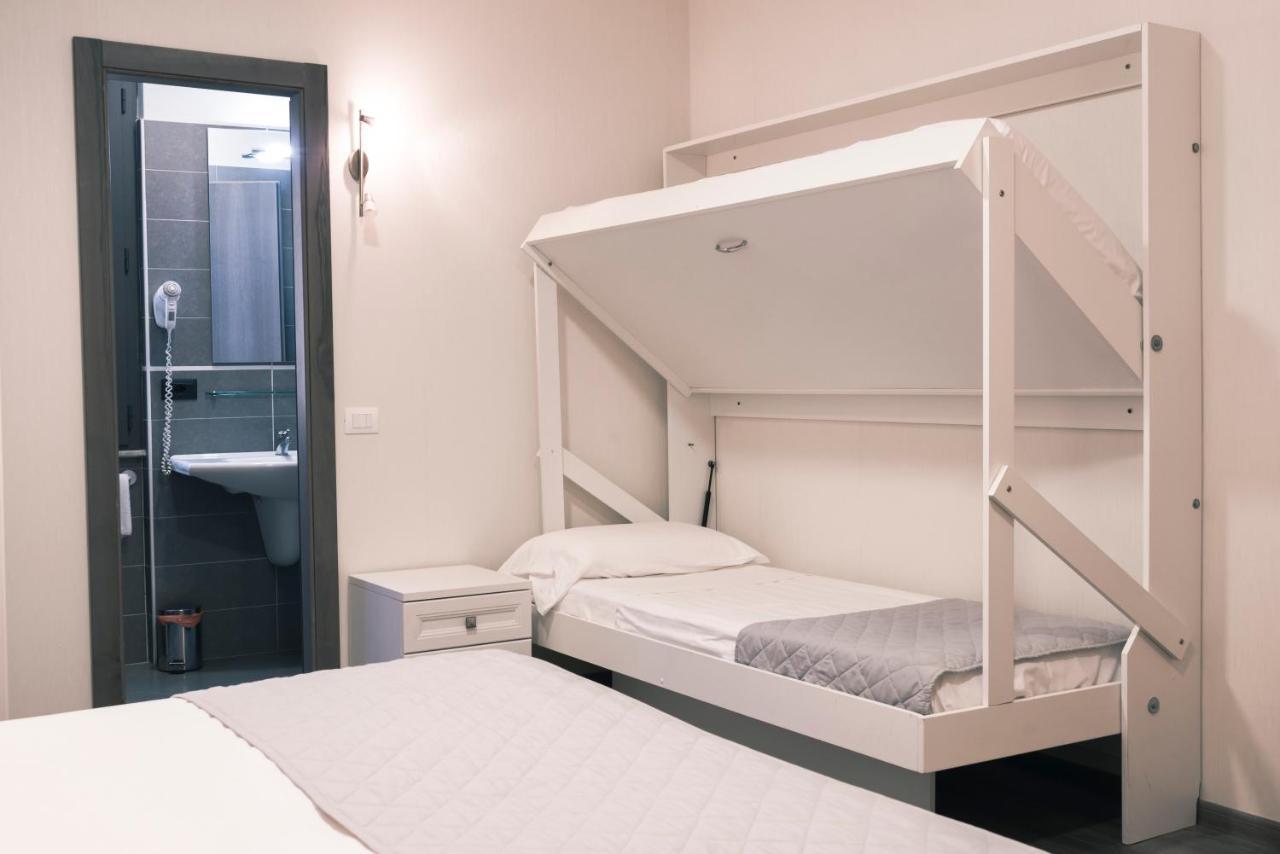 Hotel Marisa Albenga Zewnętrze zdjęcie