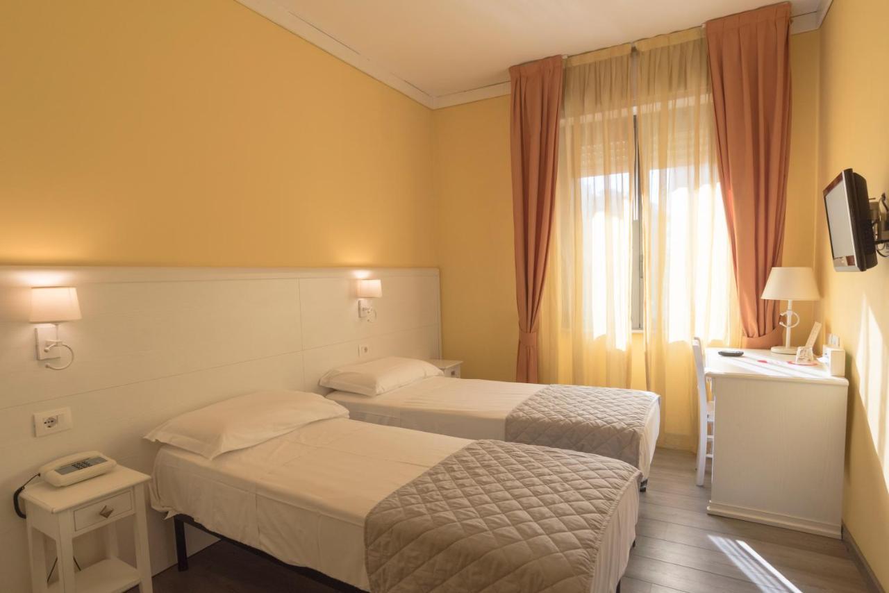 Hotel Marisa Albenga Zewnętrze zdjęcie