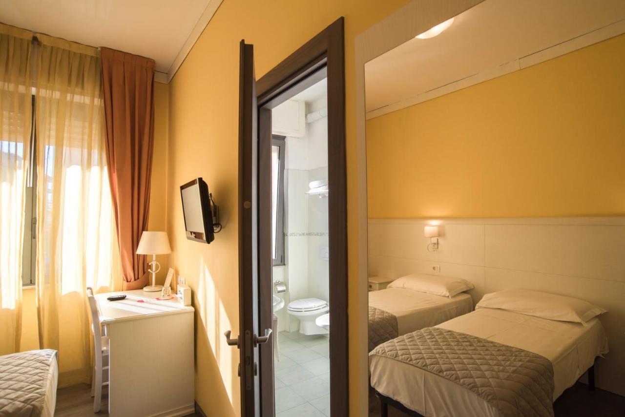 Hotel Marisa Albenga Zewnętrze zdjęcie