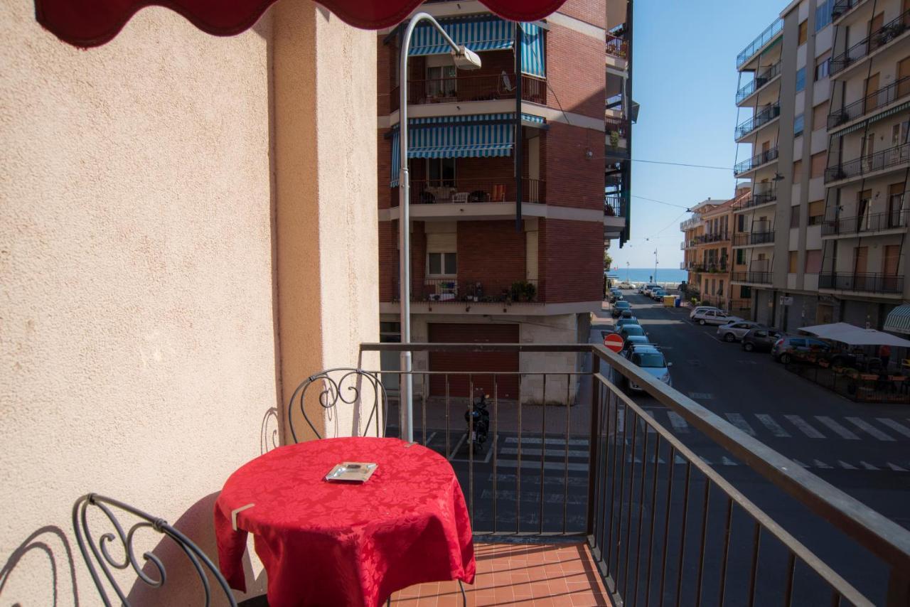 Hotel Marisa Albenga Zewnętrze zdjęcie