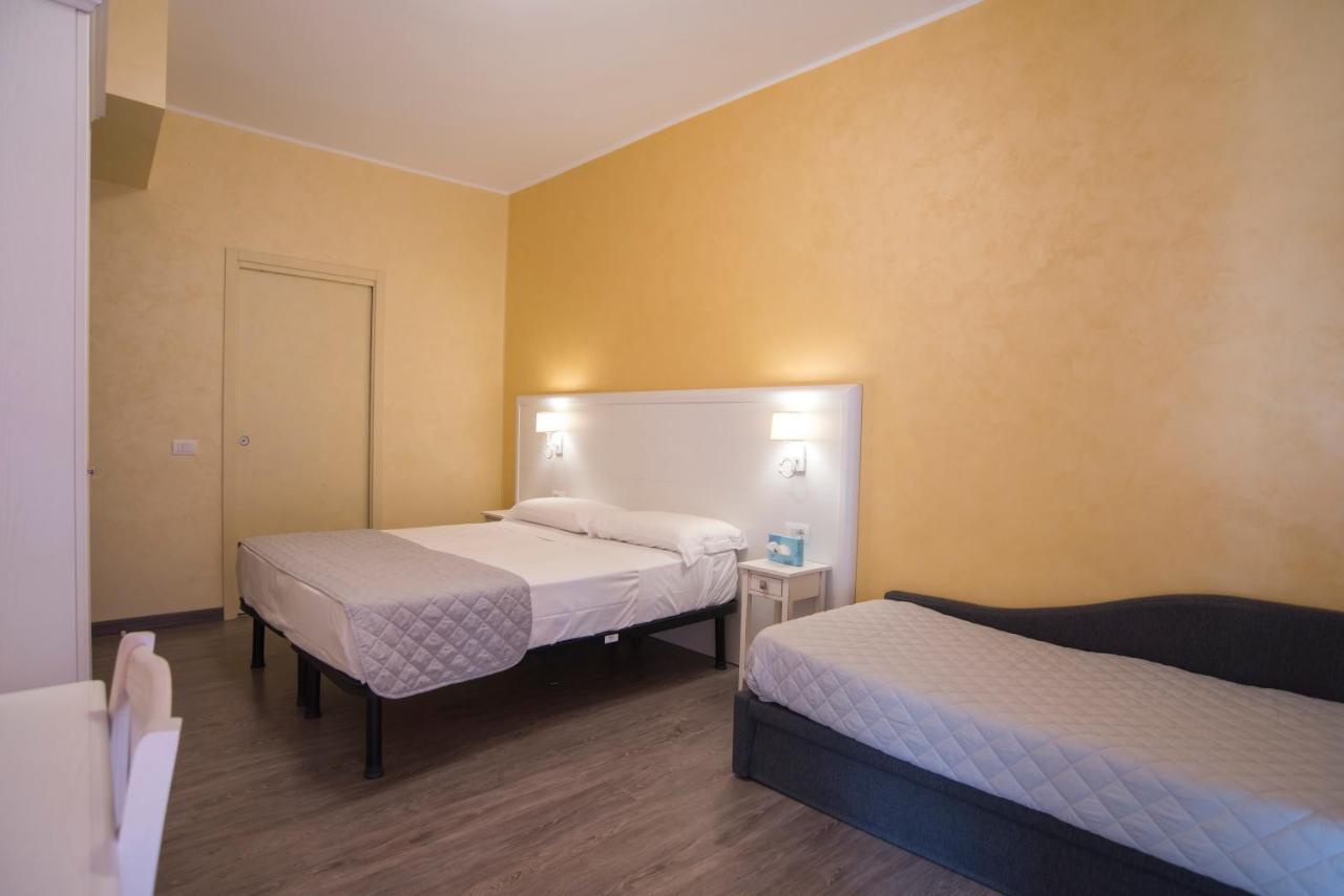 Hotel Marisa Albenga Zewnętrze zdjęcie